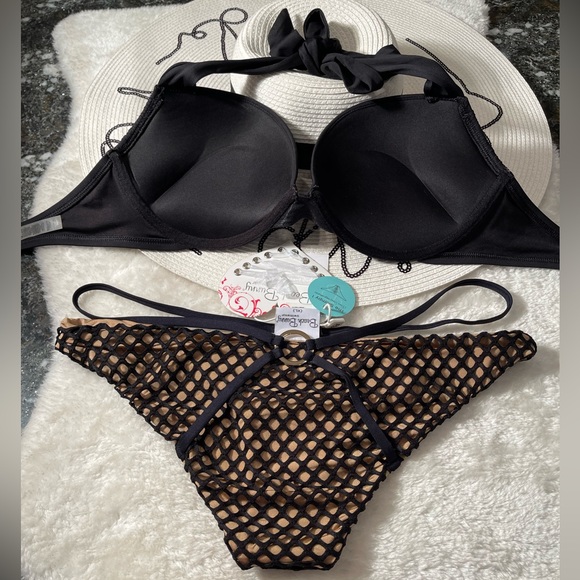 Victoria’s secret’s bombshell 34D or 34DD  and beach bunny bottoms combo - Picture 9 of 16